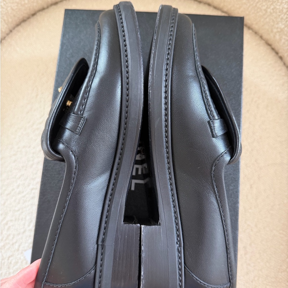 Chanel Classic Turnlock Loafers Flats Moccasins Black Lambskin Leather sz 38.5 - Picture 5 of 8